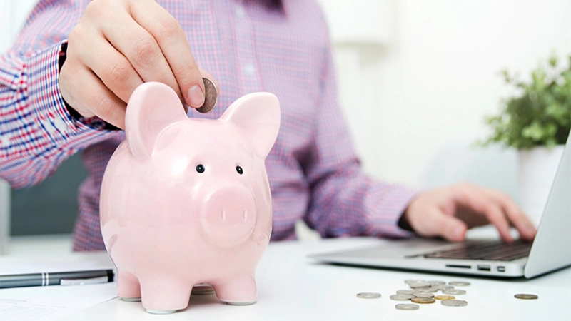 The Double-Edged Sword of Debt Consolidation: Weighing the Benefits and Drawbacks